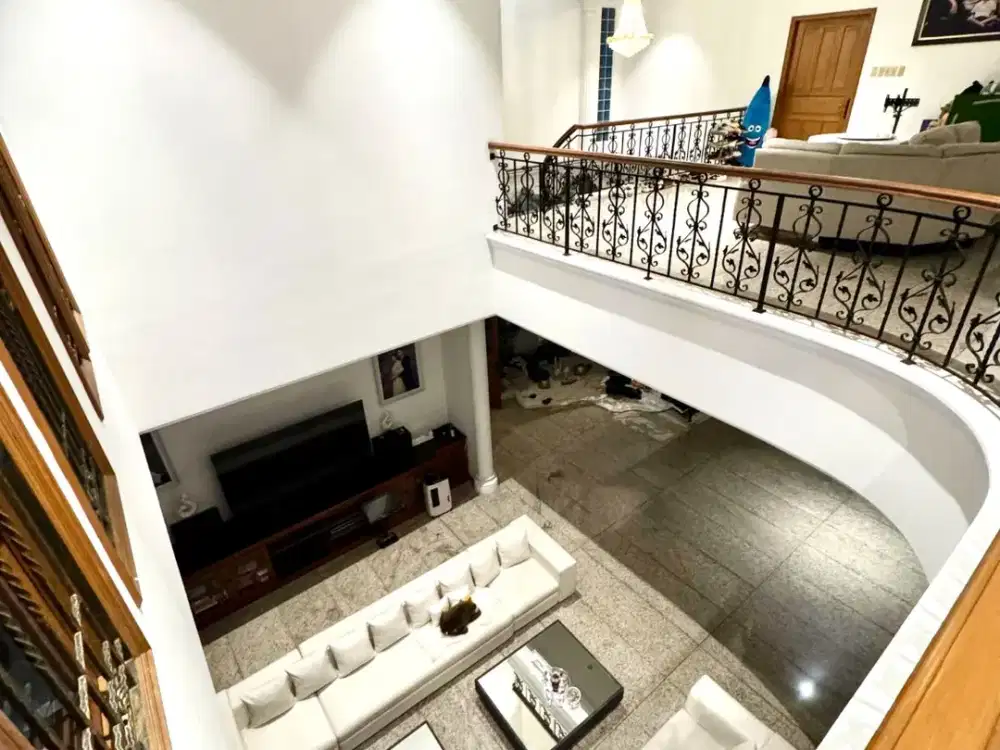 Dijual Rumah Mewah Classic Permata Buana Jakarta Barat