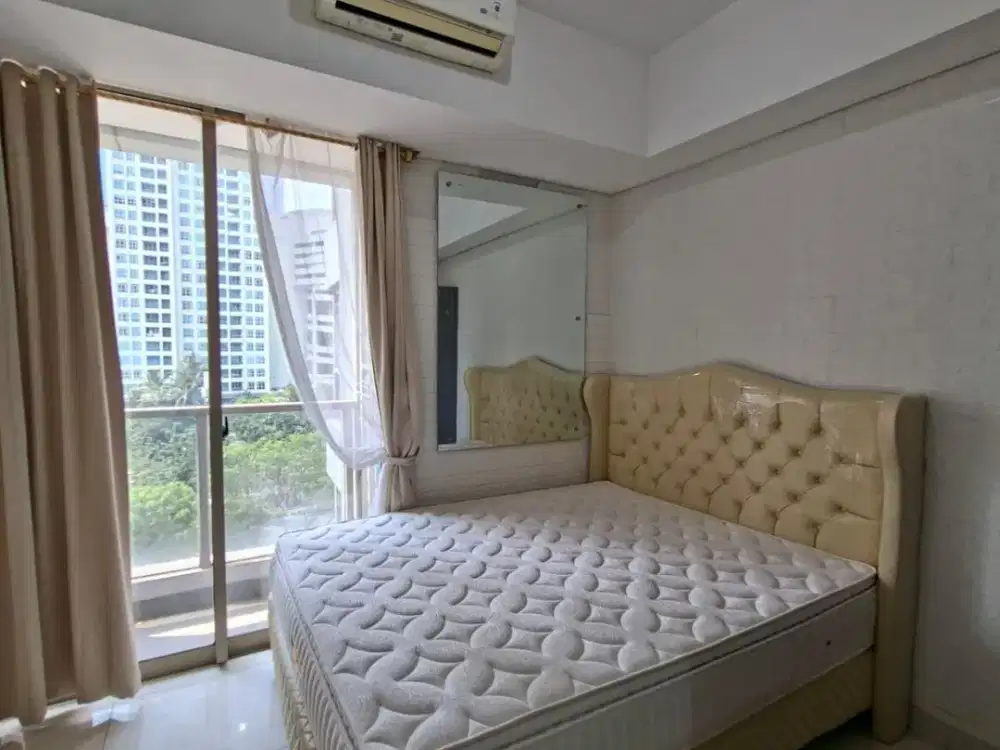 Studio Furnished Apartemen Taman Anggrek Residences - Jakarta Barat