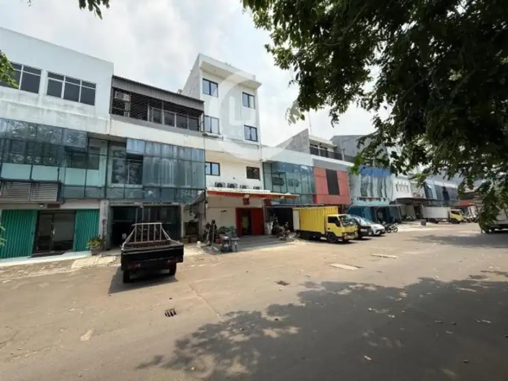 Ruko di Gading Kirana Kelapa Gading Jakarta Utara 3 Lantai