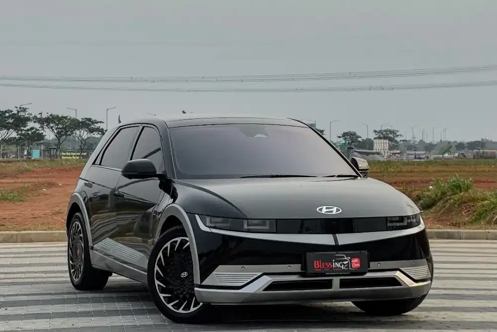 Hyundai IONIQ 5 SIGNATURE LONGE RANGER EV Sunroof AT Matic 2023 HITAM