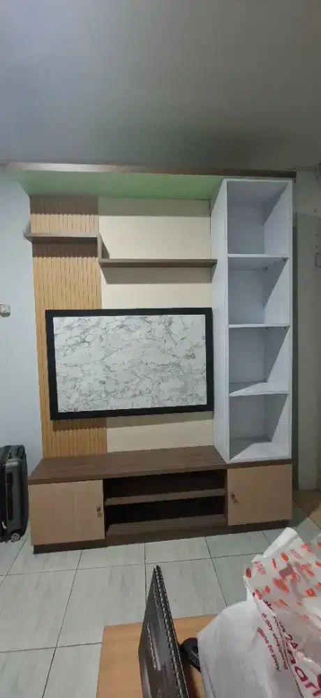 BACKDROP TV ,LEMARI TV