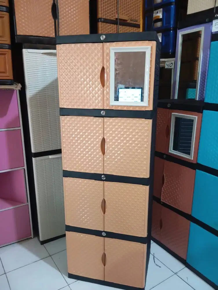 Lemari Plastik Doremi Susun 4 Full kunci + kaca