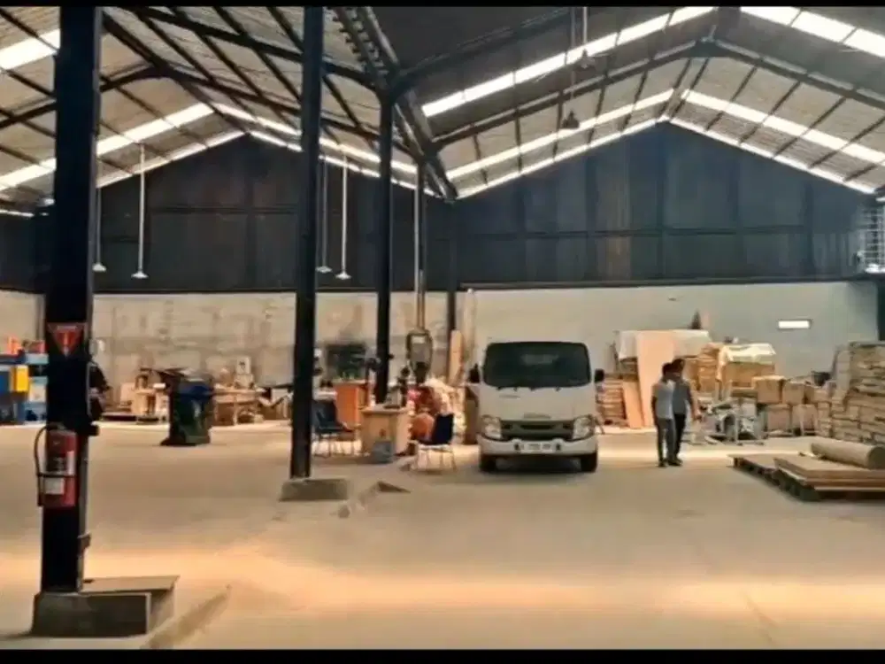 Gudang SHM di Bintara Bekasi, LT 1.264 m², Ada Ruang Office & 2 KM