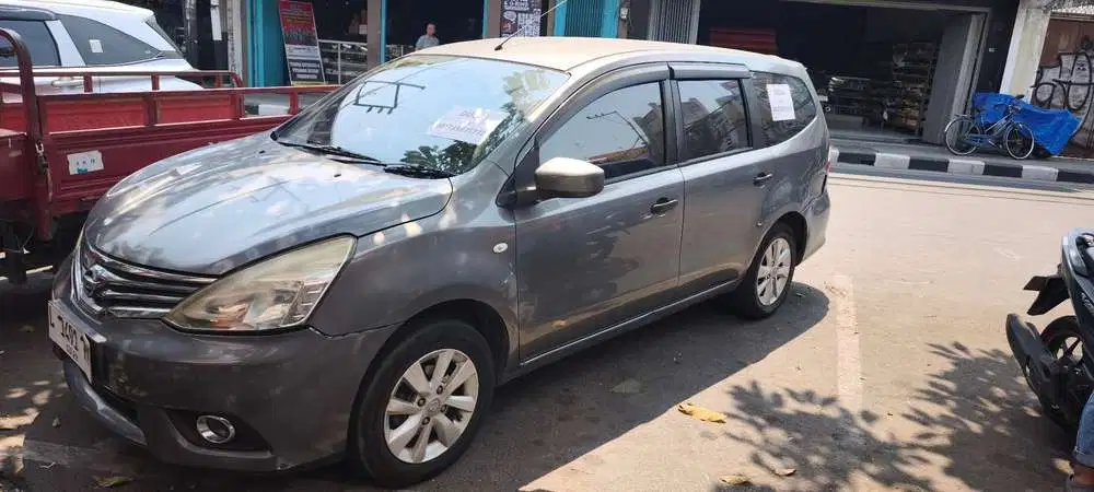 Nissan Grand livina 2014 Bensin