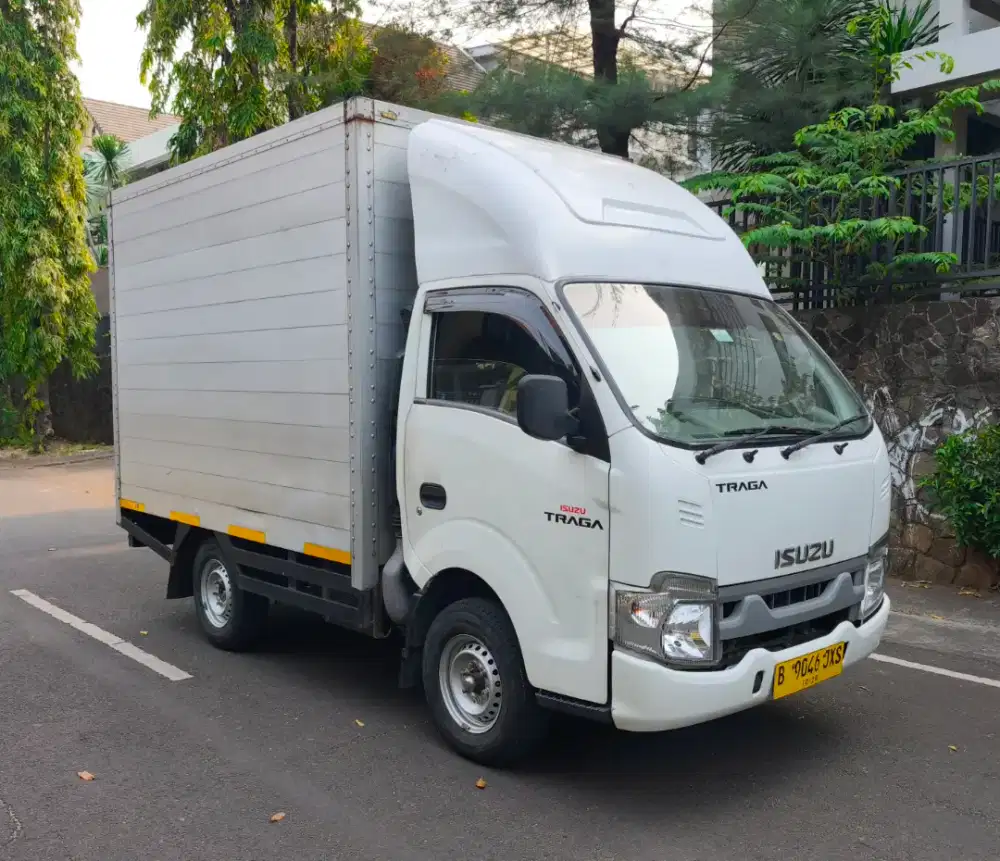 Isuzu Traga 2.5 thn 2023 Box
