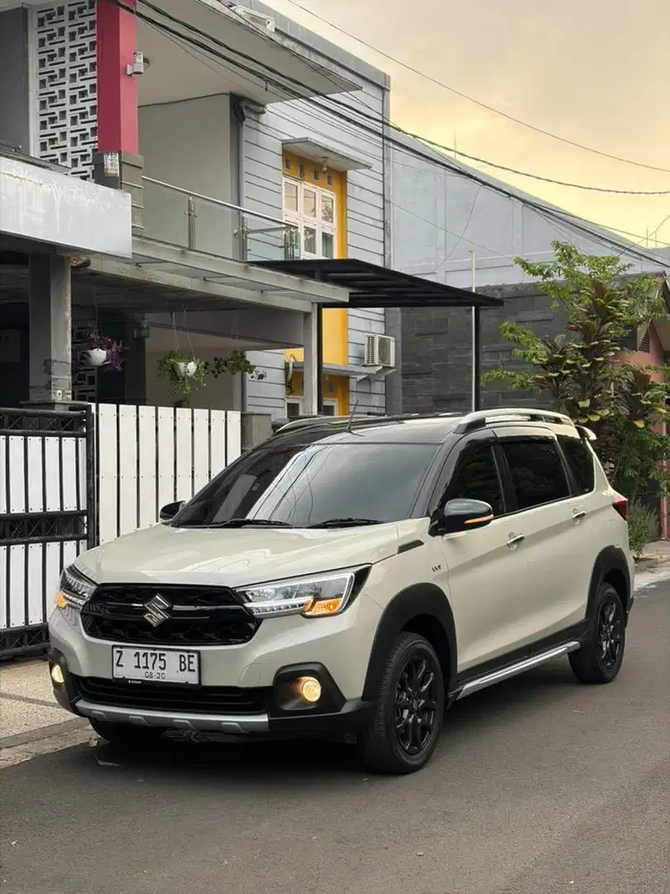 SUZUKI XL7 ALPHA HYBRID AT MATIC 2025