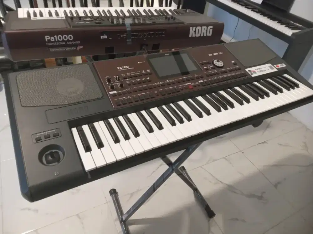 KEYBOARD KORG PA700