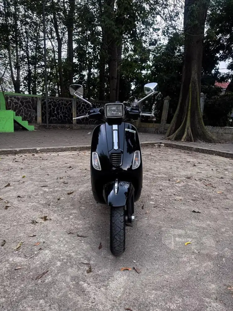 VESPA S 150 2V 2012 HITAM - TERMURAH