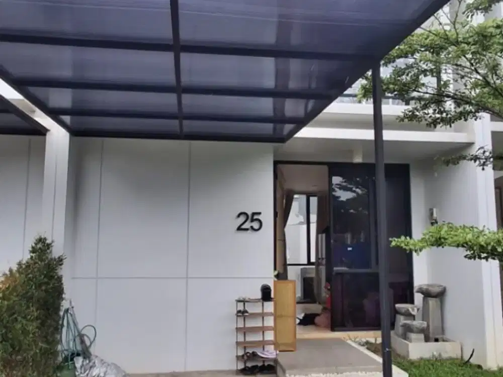 Disewakan rumah 2 lantai Cluster Uptown Lippo Cikarang - Waterfront Cikarang