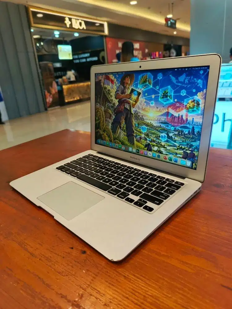 MacBook Air 13 inch Early 2015 (8/512)