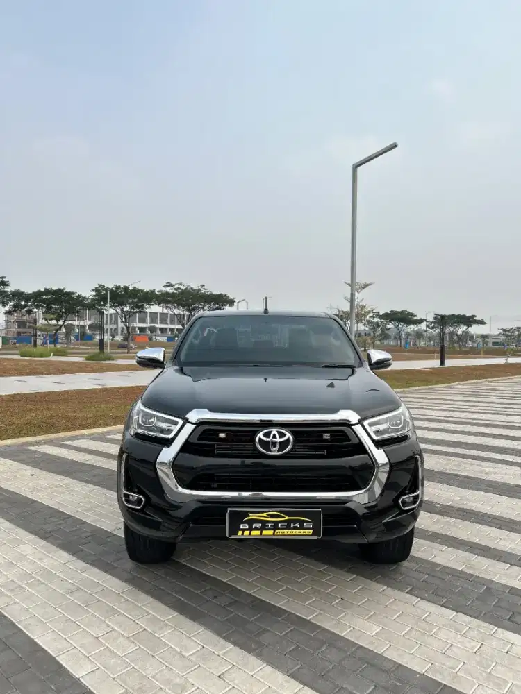 Toyota Hilux 2.4 V AT (4x4) 
Double Cabin 2022