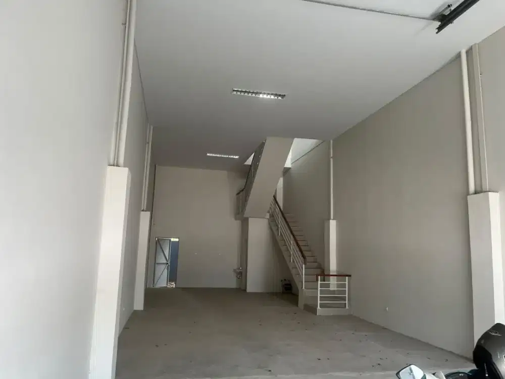 Gudang Baru di Komplek Pergudangan Bizpark Cakung, LT 162 m², 2 Lantai, 285 JT/Tahun