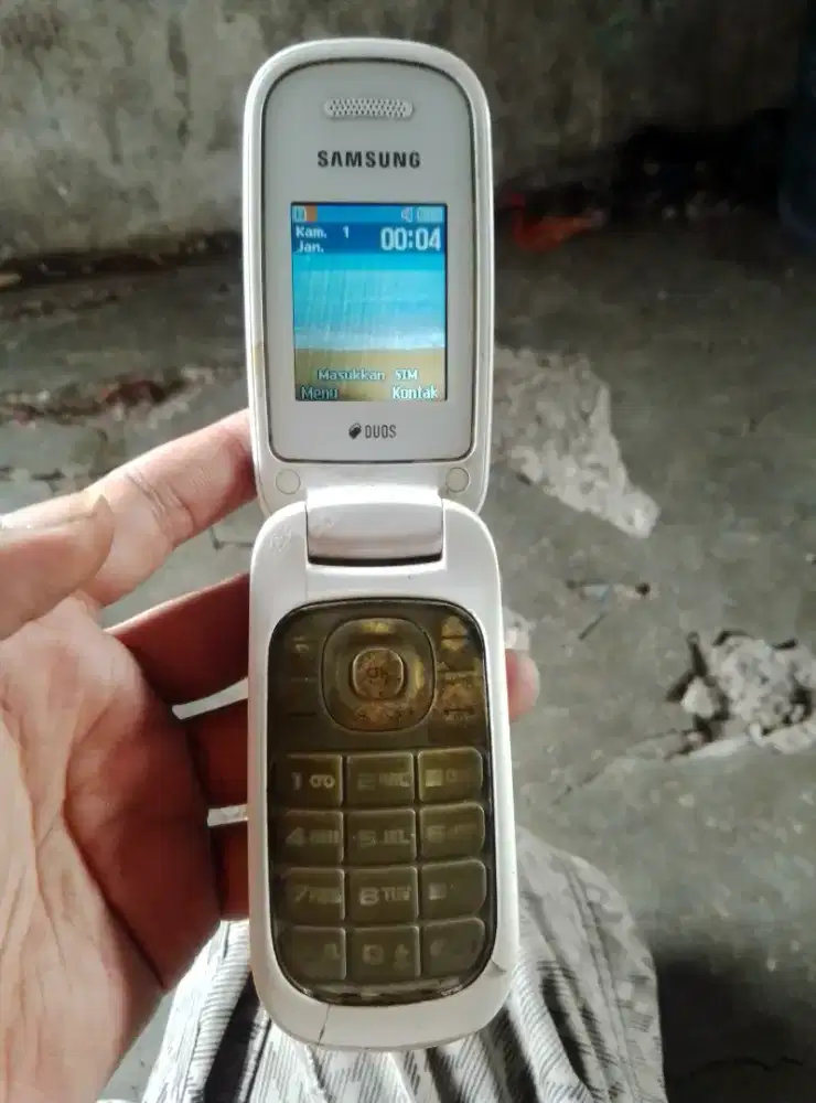 Samsung caramel E1272 dual sim normal