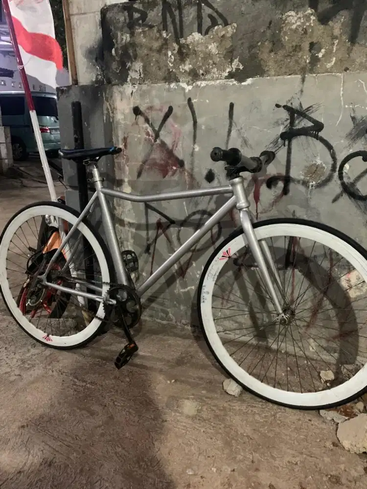 sepeda fixie odessy