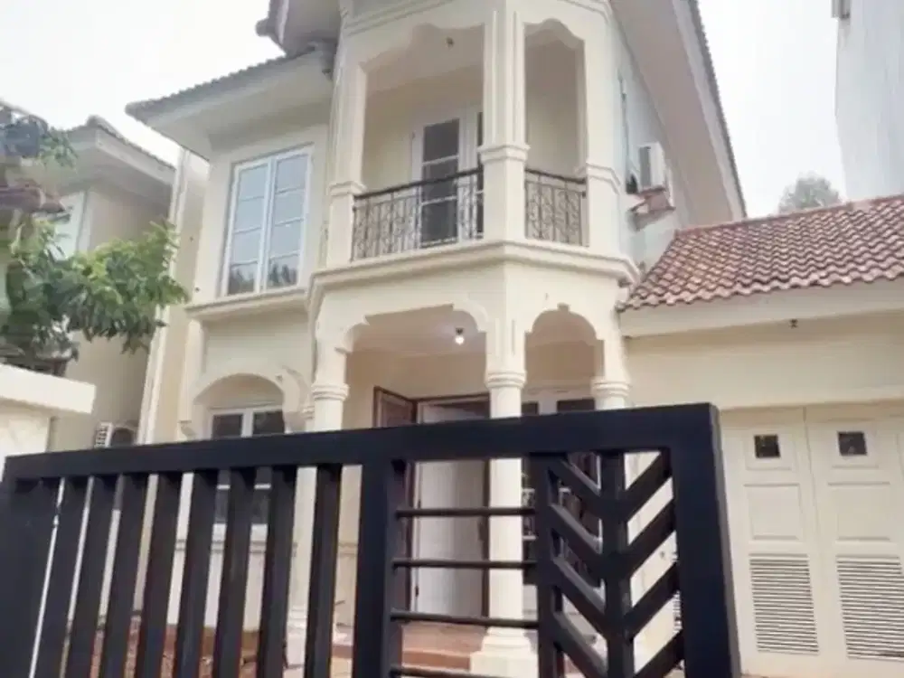 RUMAH DI DE LATINOS BSD, LOKASI STRATEGIS DEKAT MASJID AL-AQSHA
