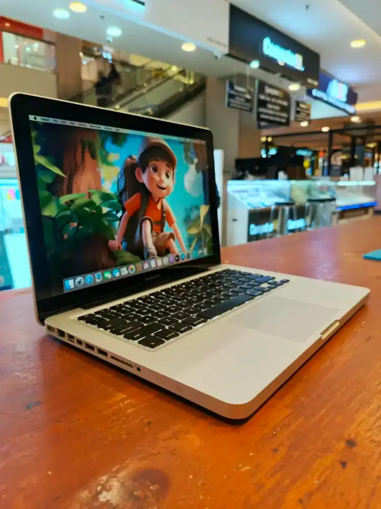 MacBook pro 13 inch Mid 2012 (16/256)