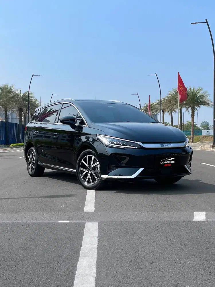 BYD M6 SUPERIOR EV 2025 HITAM 7 SEAT