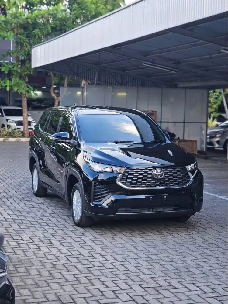 Toyota innova g hybrid 2026