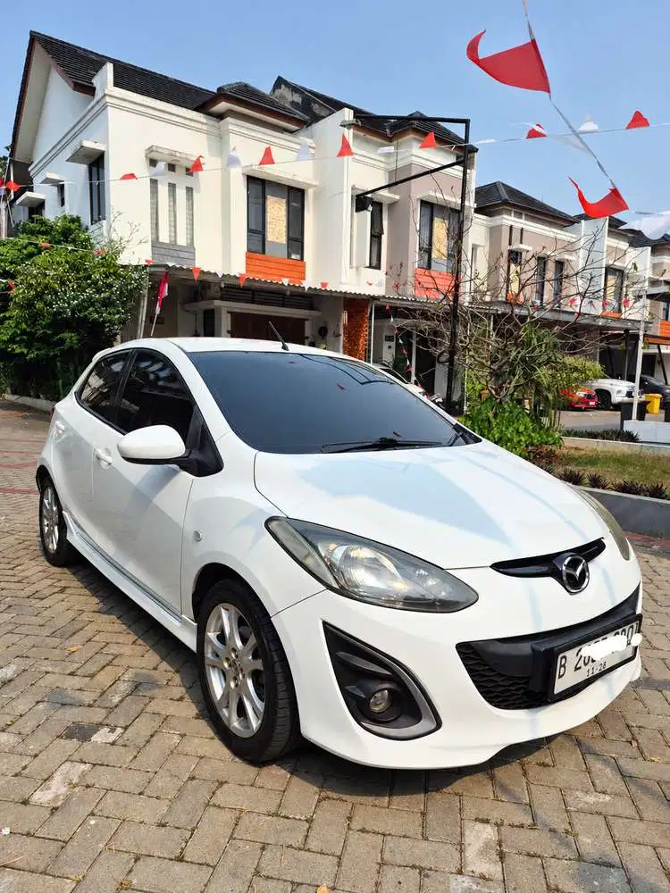 Mazda 2 2011 Bensin
