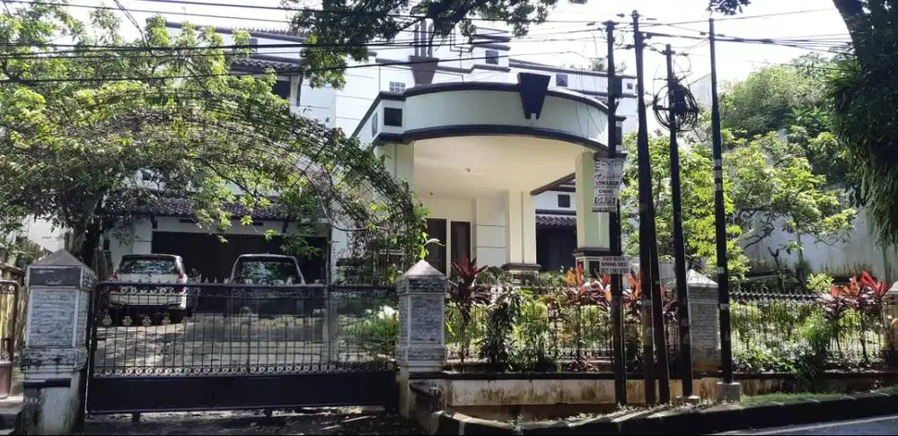 DIJUAL RUMAH DI TENGAH KOTA BOGOR - DEKAT KEBUN RAYA BOGOR
