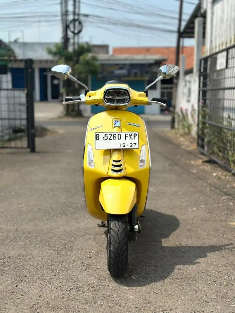 VESPA SPRINT 150 IGET ABS 2022 KUNING - TERMURAH