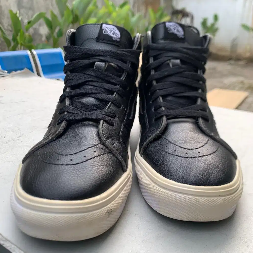 Vans SK8-Hi zip leather