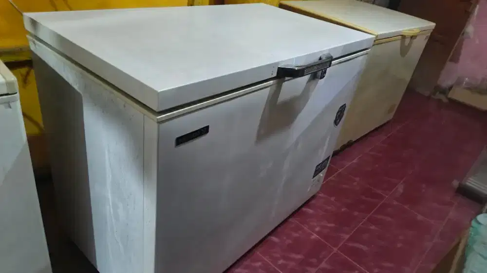 Frezer artugo cf 351 cw 330 L