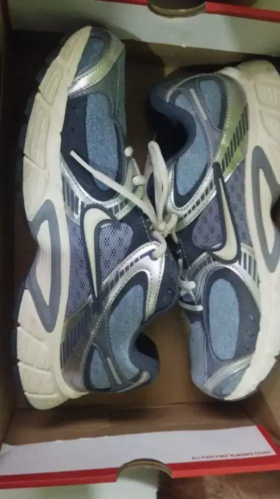 Sepatu Nike V5 Abu
