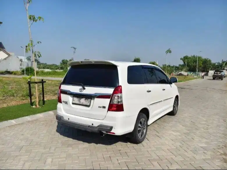 INNOVA DIESEL V AT Matic  2015