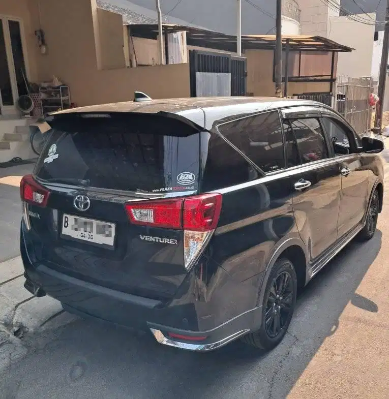 INNOVA VENTURER 2020 A/T DIESEL KM 60 rb an RECORD BENGKEL RESMI