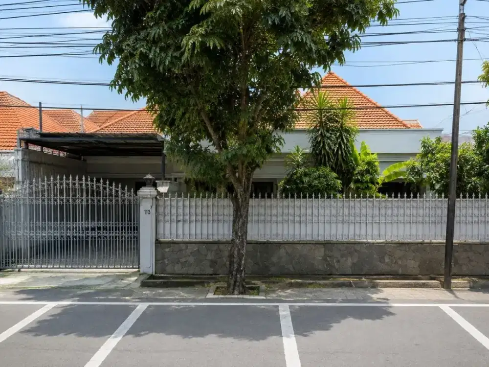 Rumah Jl. Diponegoro , Hadap Timur , Row Jalan 55 Mtr (0 Raya Diponegoro)