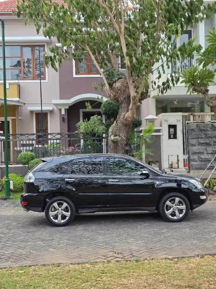 toyota harrier (2011)