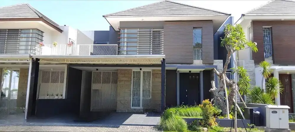 Dijual Rumah Cantik Greenlake Full Furnish Surabaya Barat