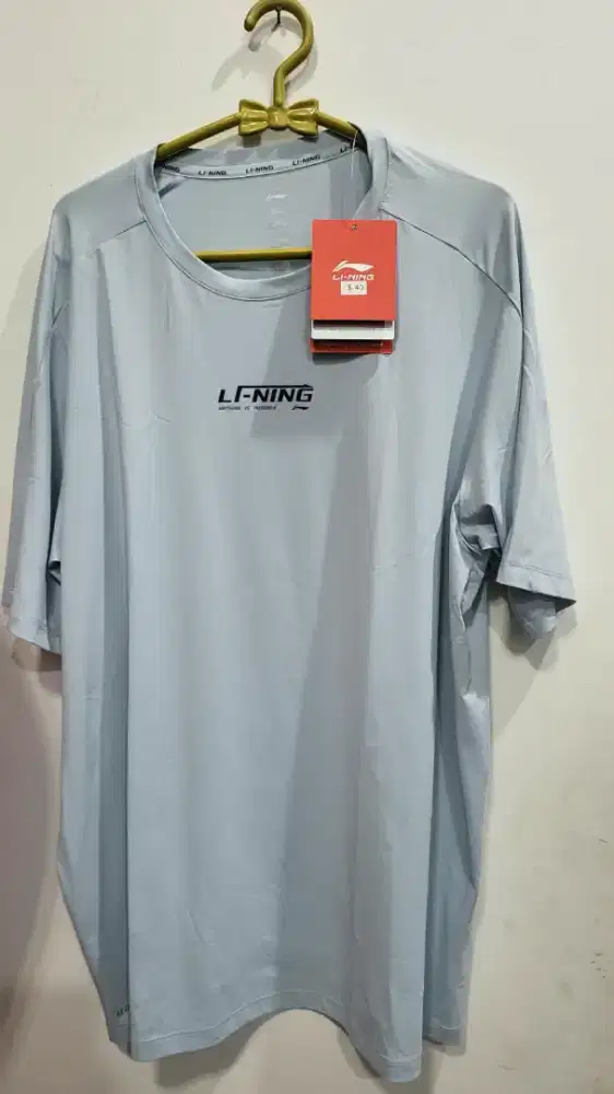 Kaos merk Lining original ukuran XXL buat badminthon dll