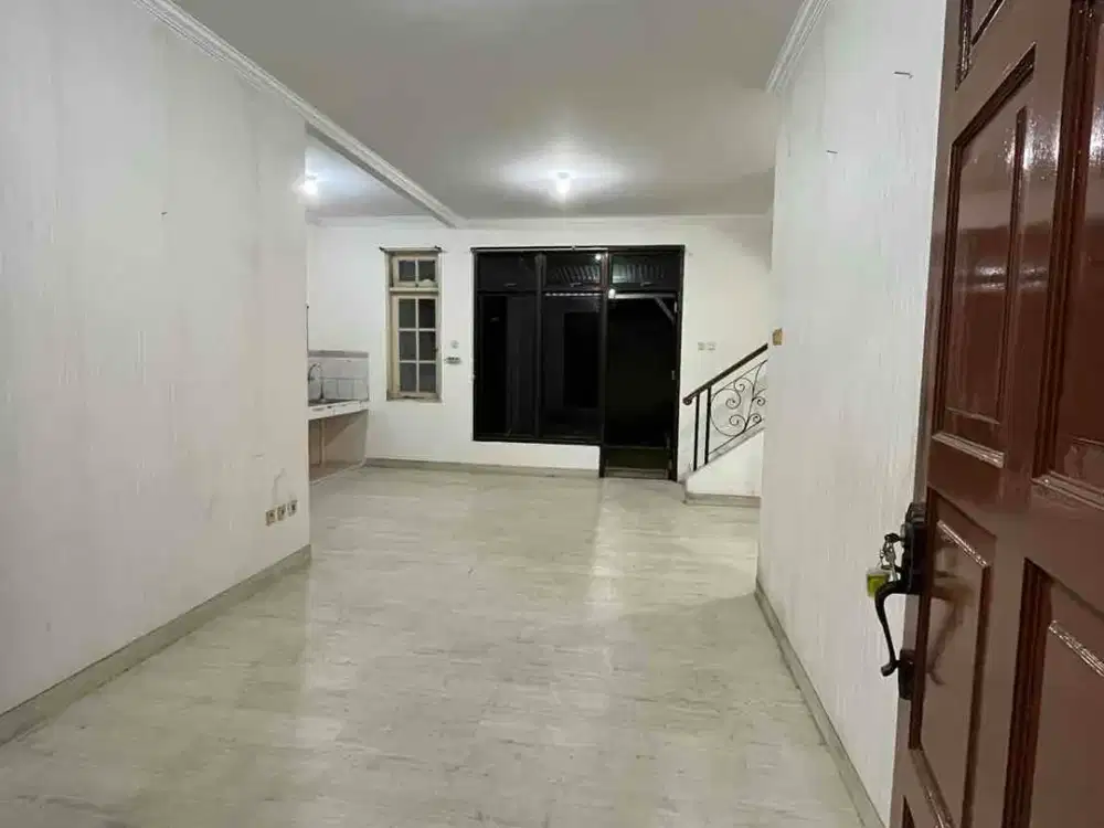Rumah Sewa Tanah Luas Kota Wisata Cibubur
