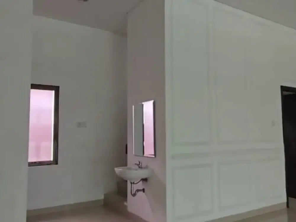 Disewa Ruko di Savoy Jgc, Luas 119 M2 85Jt/Tahun, Jakarta Garden City