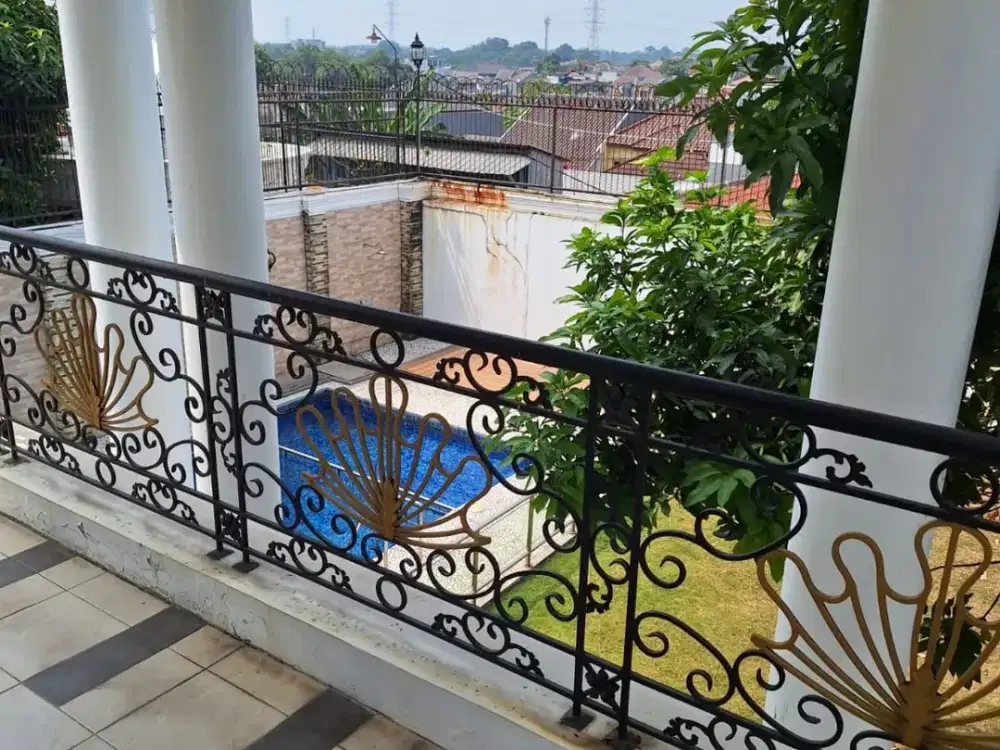 Dijual Rumah 3 Lantai Full Furnished di Legenda Wisata Cibubur, LT 553 m², Kolam Renang | 029