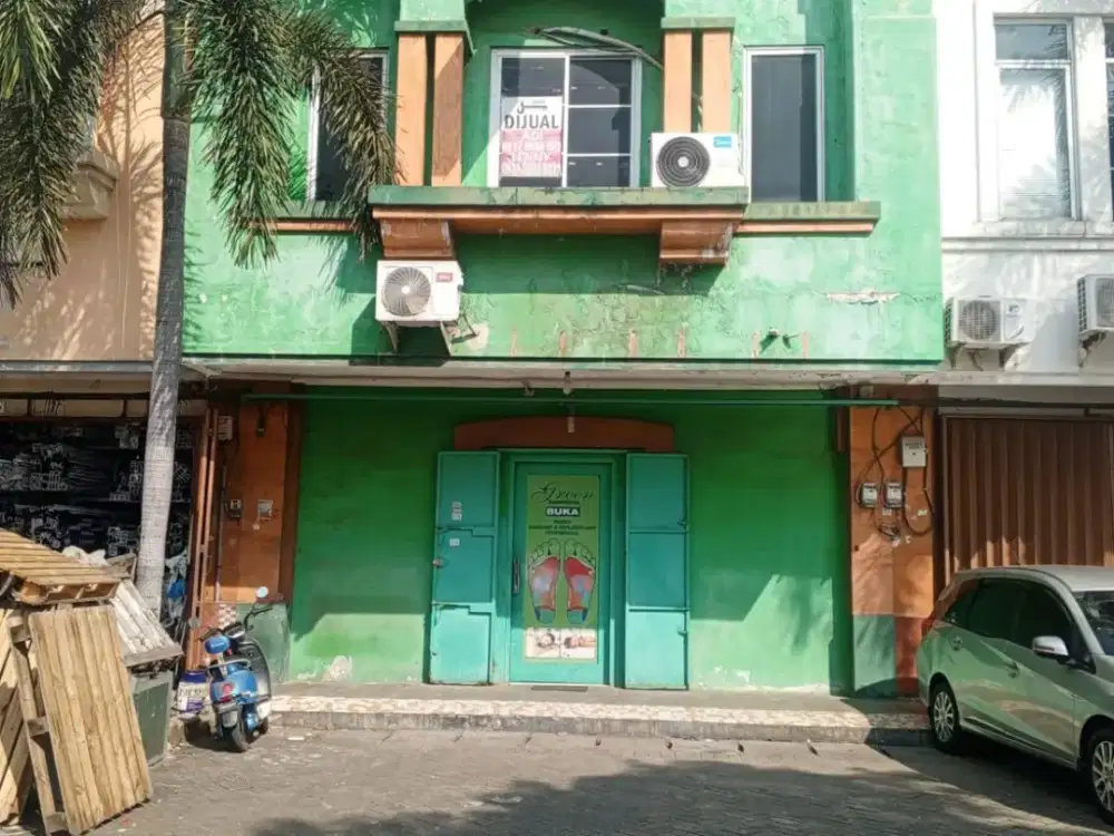Disewakan atau Dijual Ruko Mutiara Taman Palem, Cengkareng