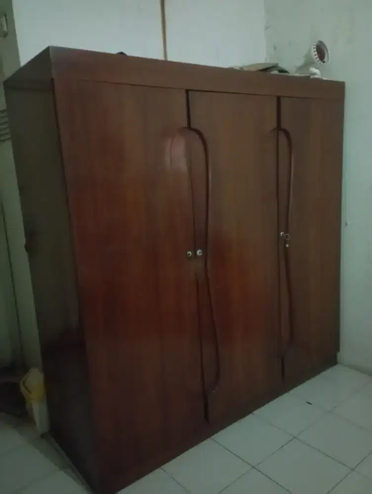 Lemari Jati 3 pintu Second Terawat