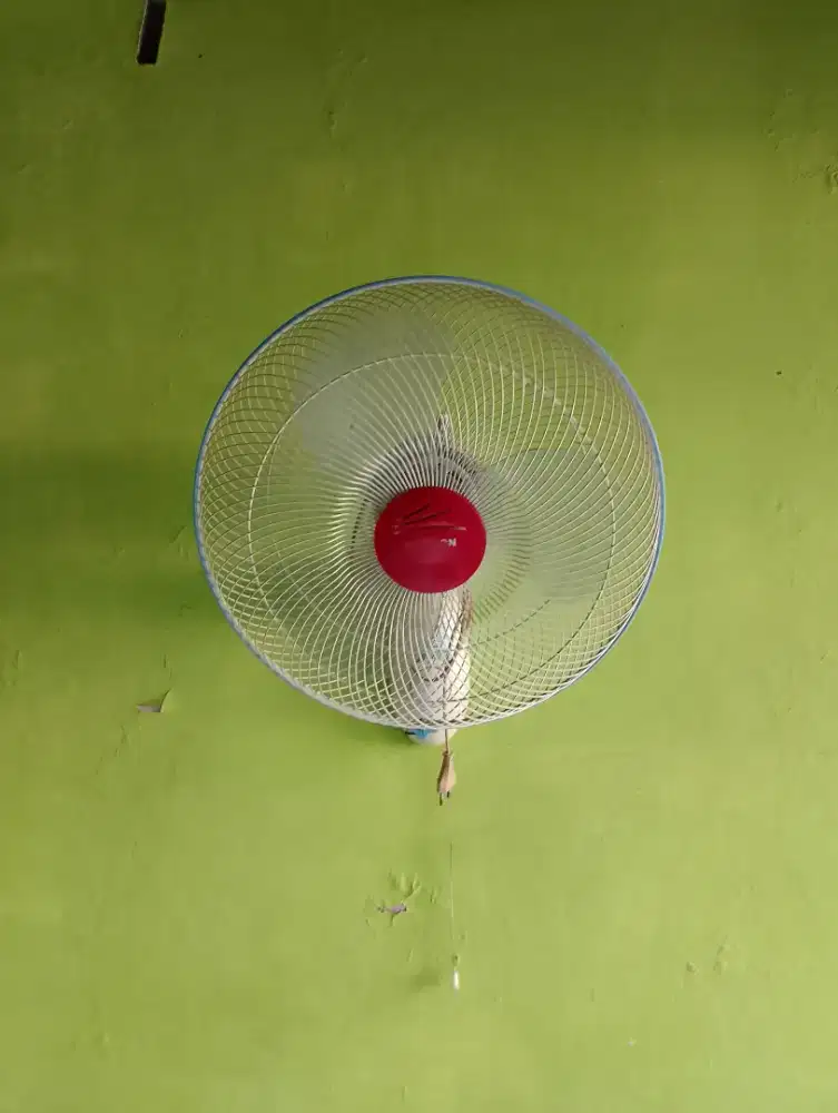Kipas angin dinding merk Maspion 16 inch