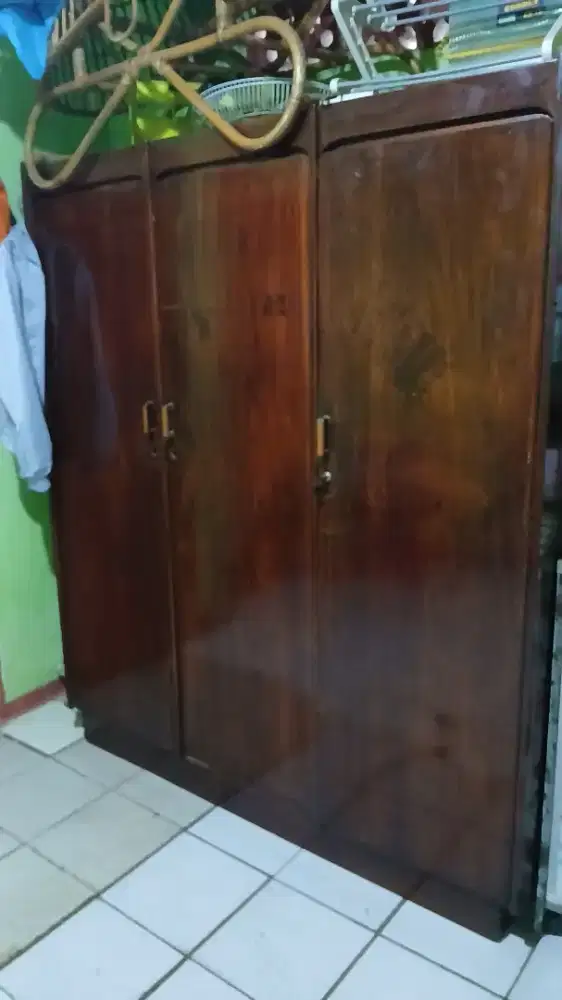 Lemari jati 3 pintu