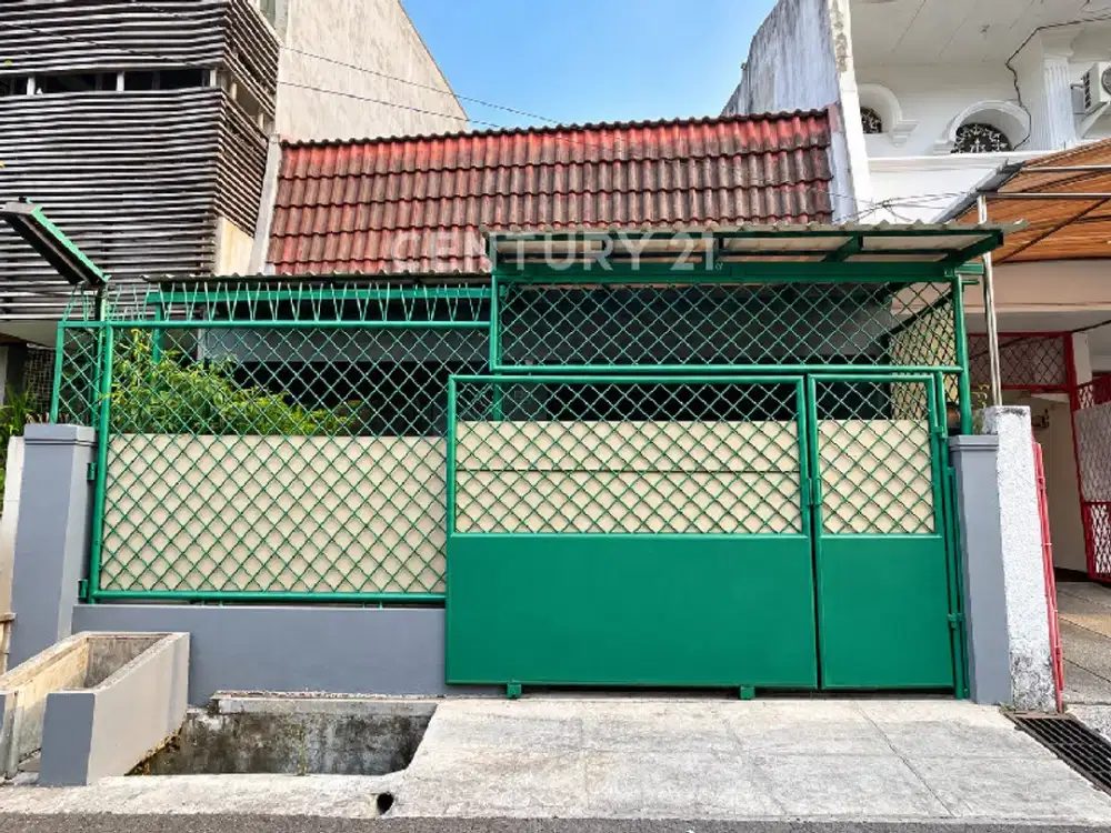 Rumah 1,5 Lantai Di Rawamangun Dekat Supermarket Berkah