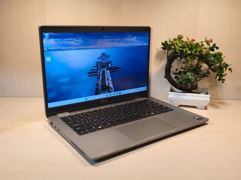 Dell Latitude 5350 Intel Core Ultra 5 Intel NPU AI Boost 16GB/256GB