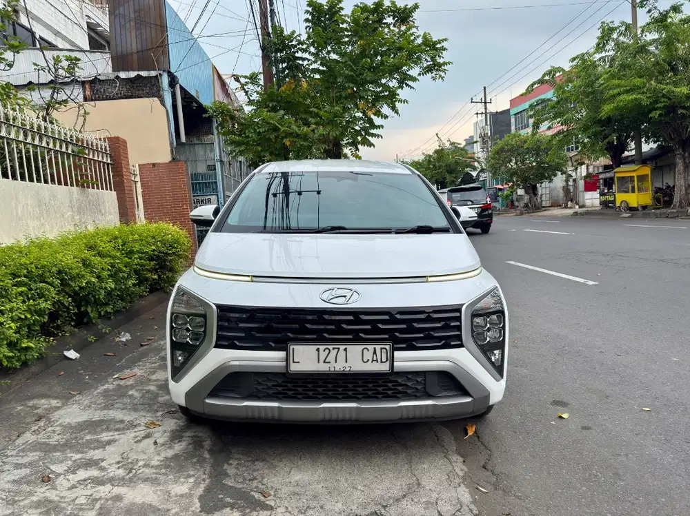 Hyundai Stargazer Prime 1.5 AT Captain Seat 2022 Putih
