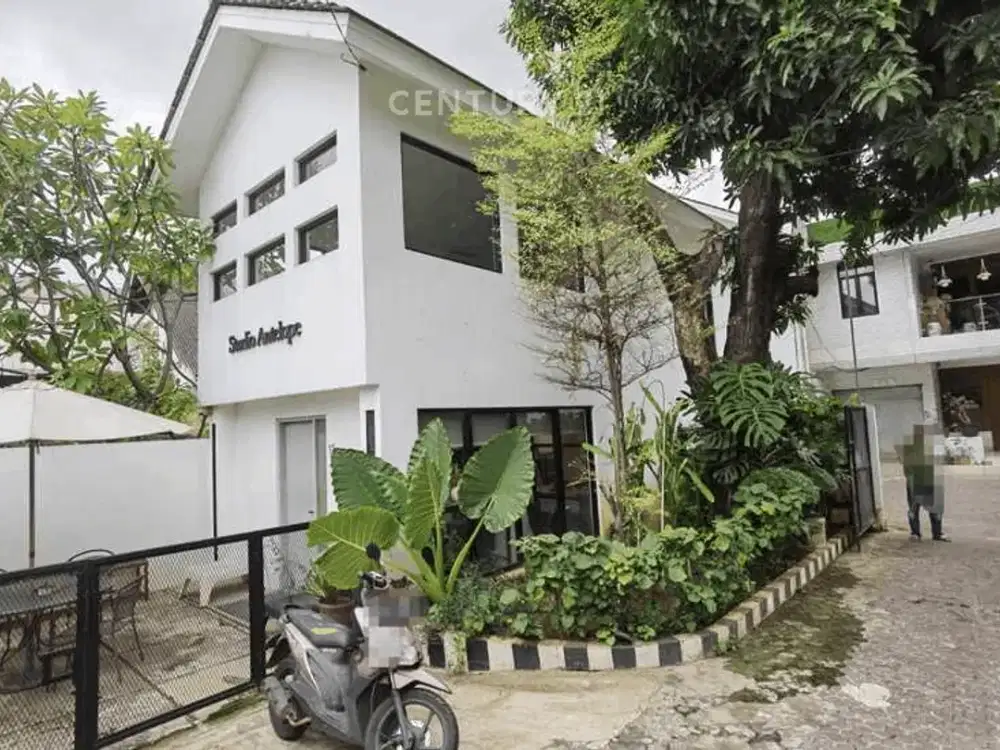 Rumah Besar Dengan Tanah Luas Di Galur Johar Baru S8892