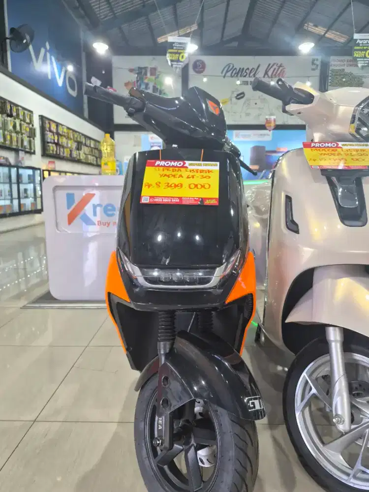 Yadea GT-30 warna hitam