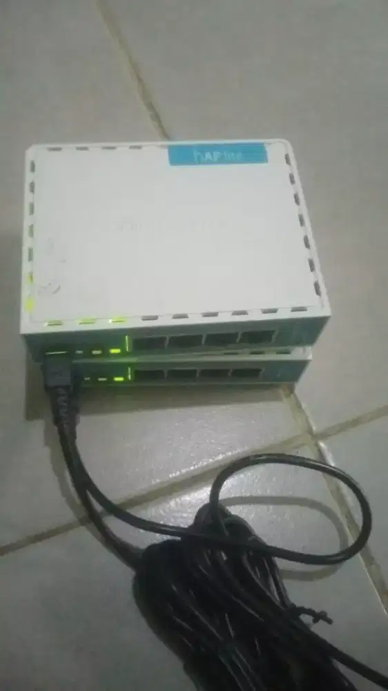 Mikrotik 2unit bekas pakai tapi masi bagus