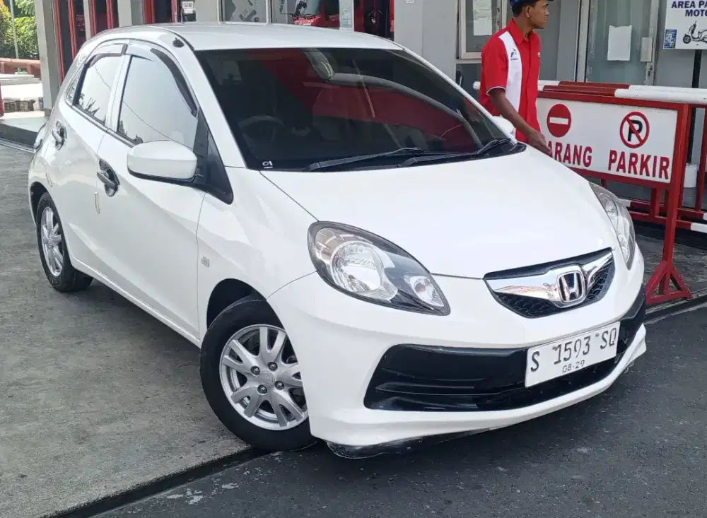 Brio 2013 CBU MT
