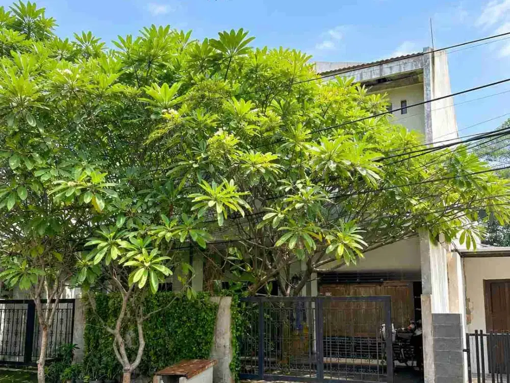 DIJUAL – Rumah SHM LT 330/LB 530 m² 20 KT Potensi Kos Dekat Raya Kendangsari