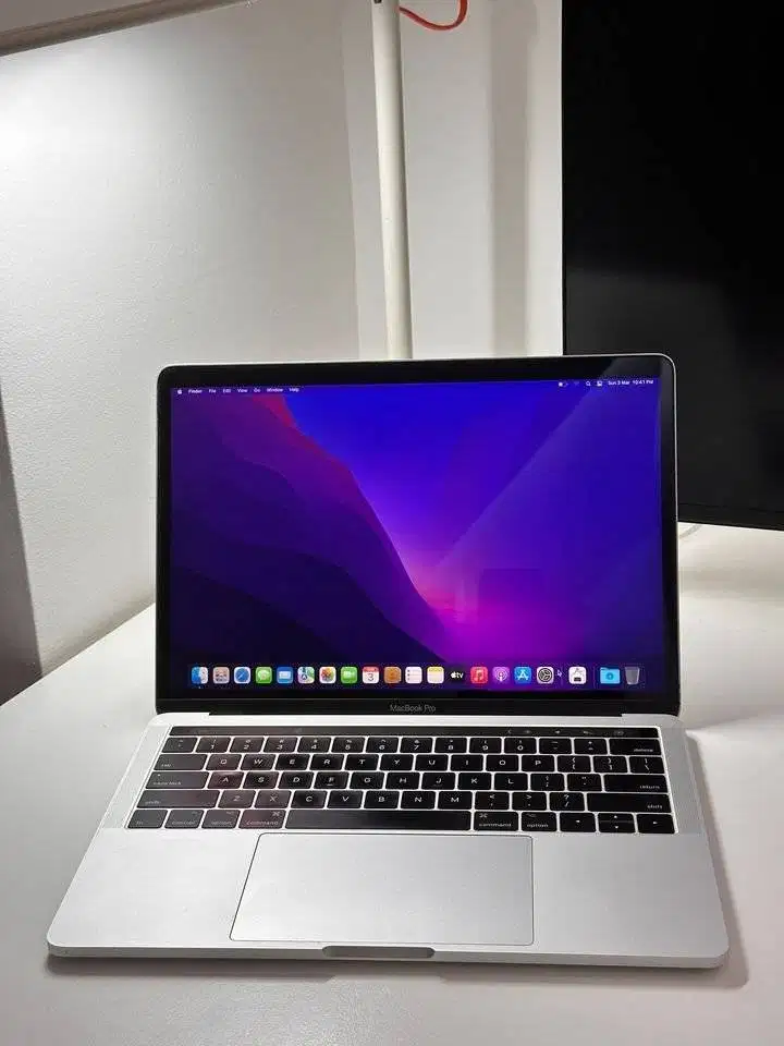 Macbook Pro 13 Inch 2016 Touchbar 512 SSD (SEPERTI BARU)